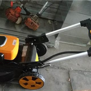 82V5AH鋰電池草坪機，20寸加厚鋼底盤，帶自走功能，靜音環(huán)保高效